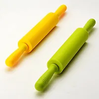 3234 Скалка  силиконовая с крутящейся ручкой