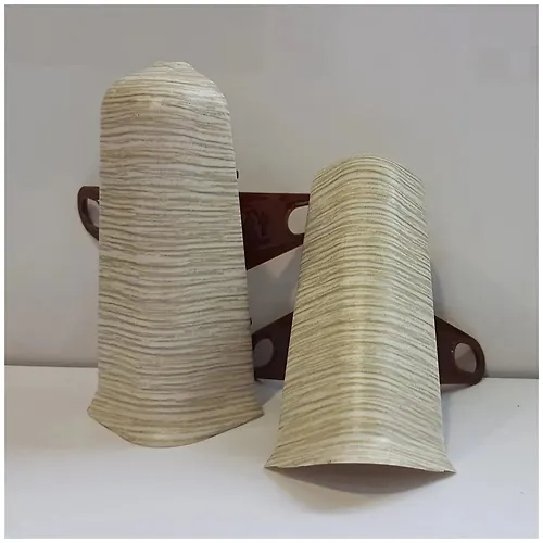 Ugol naruzhnyj (vneshnij) s krepezhom dlya plintusa 70mm 
