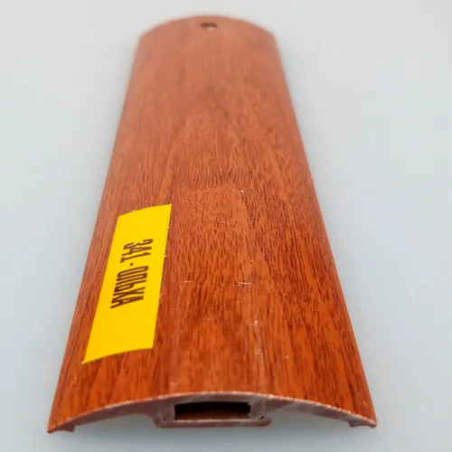 Porog s montazhnym kanalom 42mm 1,6m 