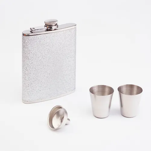 Podarochnyj nabor 4 v 1: flyazhka 240 ml, 2 stopki, voronka, serebro art.9634935 g.Ekaterinburg_1