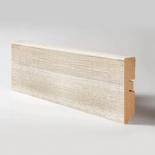 Plintus napolnyj MDF 