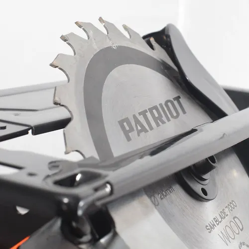 Pila tsirkulyarnaya PATRIOT CS 210, moschnost 2000Vt, pilnyj disk 210mm_2