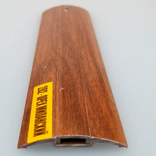 Porog s montazhnym kanalom 42mm 0,9m 